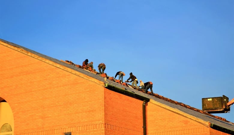 quels éléments vérifier avant une rénovation de toiture