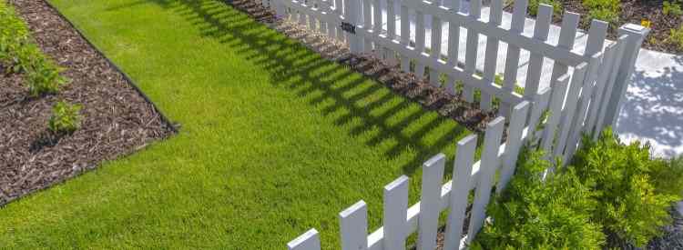 cloture pvc jardin