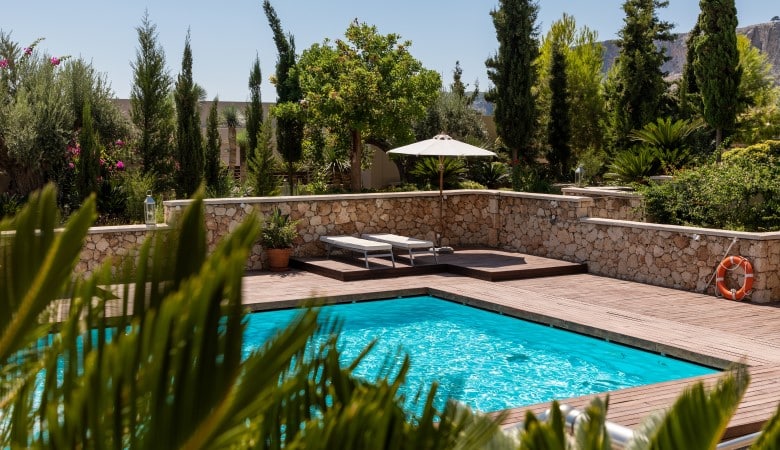 comment réussir le débouchage d’une piscine obstruée