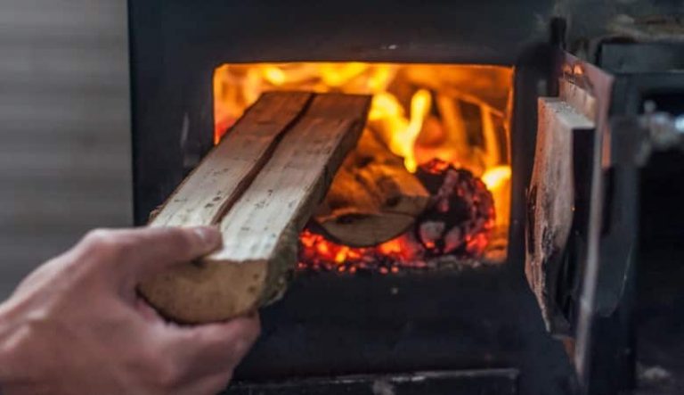 Vitre de poêle à bois cassée, comment y remédier