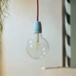 comment fixer un luminaire au plafond