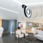 caméra de surveillance dans une pièce de vie