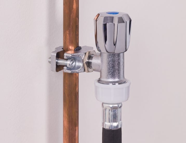 robinet autoperceur installé